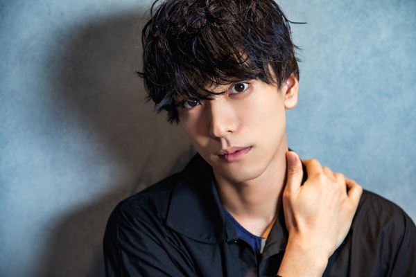 黒羽麻璃央がミステリアスな青年を好演「すべてを受け入れるから自由でいられる」