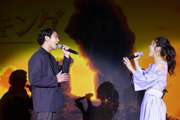 賀来賢人＆門山葉子『ライオン・キング』を代表する名曲『愛を感じて』を生披露