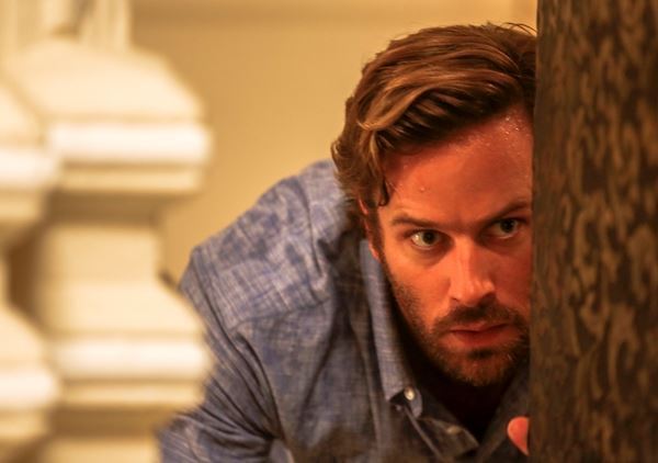 アーミー・ハマーが娘のために命をかける　『ホテル・ムンバイ』緊迫の本編映像公開