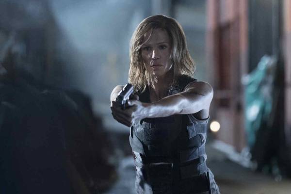 優しいママが殺人マシーンに　『ライリー・ノース　復讐の女神』メイキング映像公開