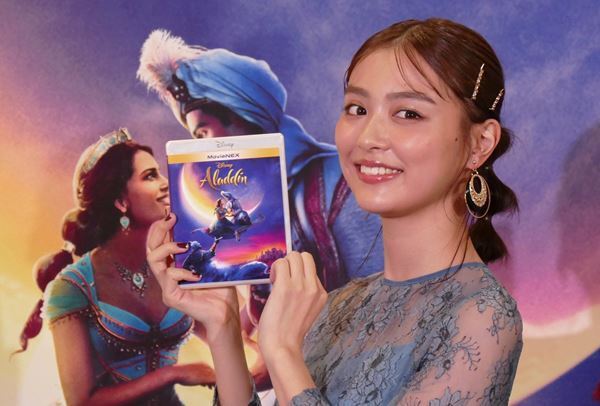 内田理央、今年のハロウィンは『アラジン』コス？　「ジーニーもいいですね」