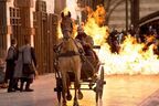 “カーチェイス”さながらの馬を使った追走劇　『フッド：ザ・ビギニング』大迫力の本編映像公開