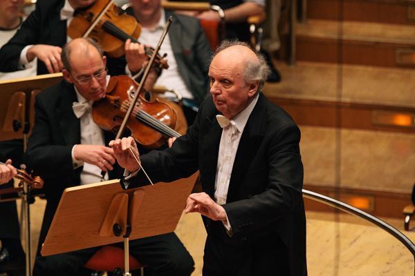 ドイツ屈指“ケルン放送交響楽団”が奏でる燻し銀のベートーヴェン