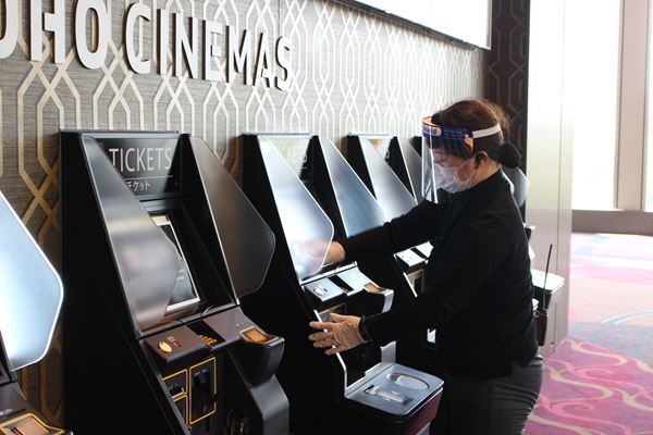 「以前と変わらぬ安心感を」 TOHOシネマズが首都圏でも営業再開！　徹底した感染予防対策を取材して