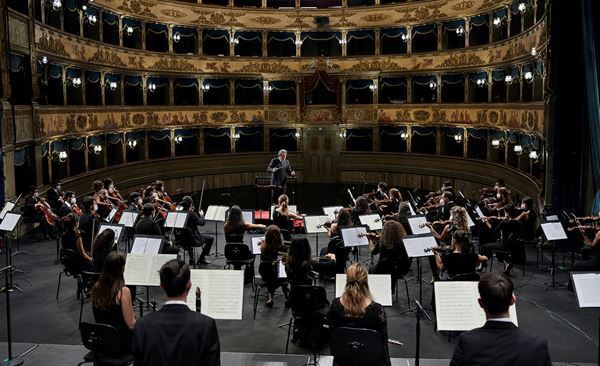 リッカルド・ムーティのシューベルトを日本の聴衆に無料配信！