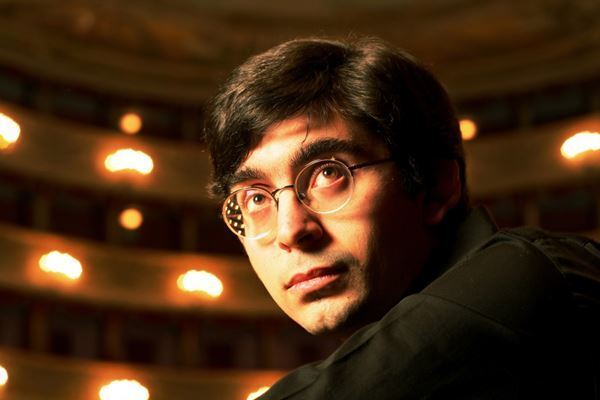 ジャンルカ・カシオーリ＆新日本フィルハーモニー交響楽団　“1粒で2度美味しい”ベートーヴェン尽くしのステージを堪能