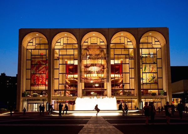 メトロポリタン・オペラ　2020-21年シーズンの開幕延期を発表