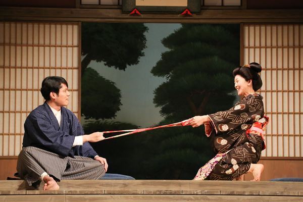 文学座の財産演目『女の一生』が開幕