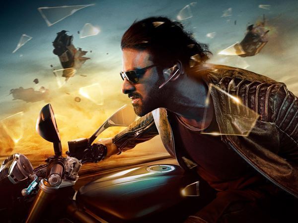 アクション、ダンス、キメ顔！　エンタメ超大作『サーホー』が日本上陸