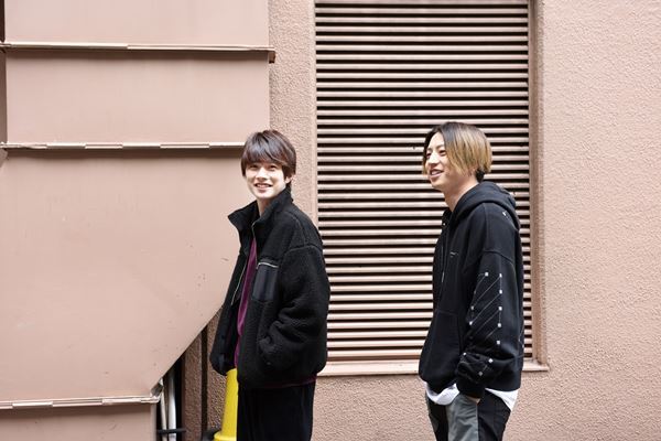 『ミュージカル「DREAM!ing」』同級生対談！佐藤信長×反橋宗一郎 「ゆめライブ」に引き込まれる感覚を楽しんで