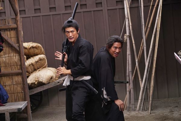 三浦春馬さんと三浦翔平がともに戦う場面も　『天外者』場面写真公開