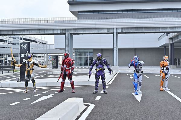 対立する仮面ライダー5人が共闘＆同時変身　『劇場版 仮面ライダーゼロワン REAL×TIME』場面写真公開