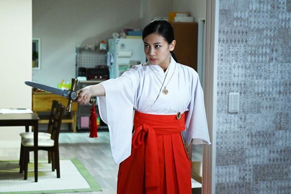 千眼美子主演の映画『心霊喫茶「エクストラ」の秘密』が動員ランキングV2