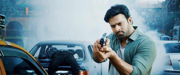 あの大ヒットインド映画の主演俳優ふたたび　『サーホー』が描く超絶アクションとカリスマ力