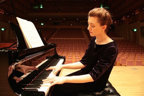 イリーナ・メジューエワ（ピアノ）“音楽の『新約聖書』”ベートーヴェン：ピアノ・ソナタ全曲演奏に挑む！