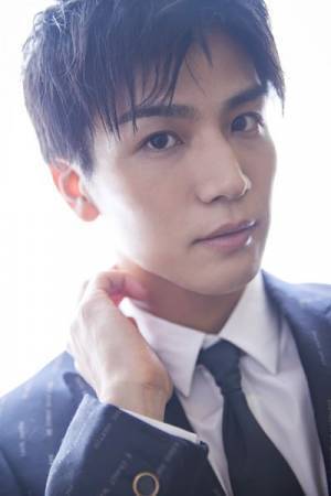 岩田剛典が天才捜査官役で“覚醒”「もうひとつの正義として演じたかった」