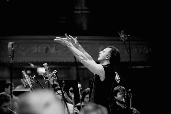 クルレンツィスの『運命』を受け止めよ！　ムジカエテルナとの最新アルバムはベートーヴェン！