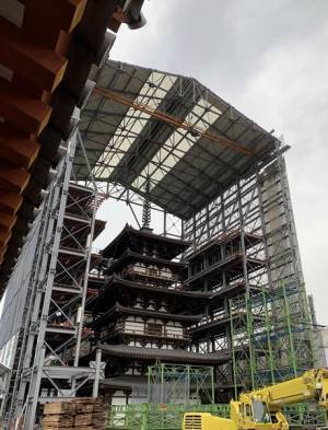 今年4月に行われる東塔大修理落慶を記念し、薬師寺の歴史と文化を紹介