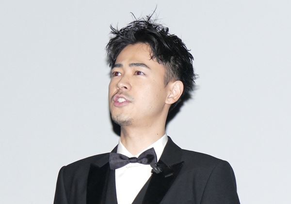 成田凌『カツベン！』舞台挨拶で2分間の口上、「すべてが変わった」と映画初主演に感慨