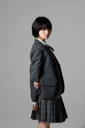平手友梨奈、欅坂46脱退後初の映画出演！『さんかく窓の外側は夜』のヒロイン役に