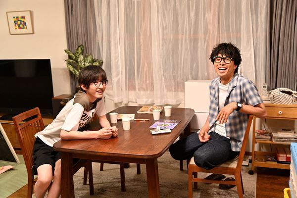 「ごはんを食べるってすごいことなんだな」　『461個のおべんとう』井ノ原快彦×道枝駿佑インタビュー映像後編公開