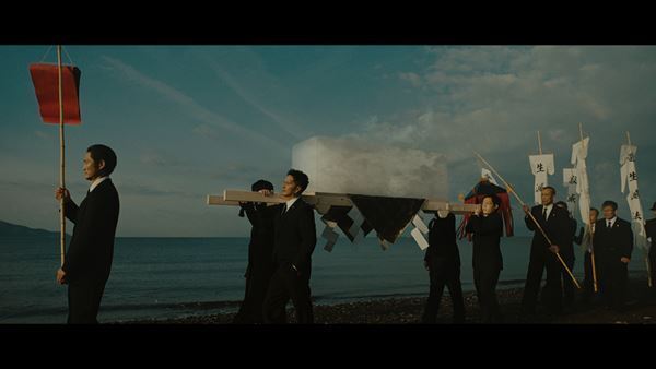 綾野剛「音楽の可視化に成功」 millennium parade『FAMILIA』、1月22日MV公開＆先行配信決定