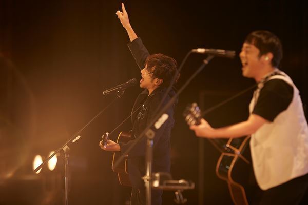 ゆず、再びの横浜文化体育館でオンラインツアー最終公演を開催　総視聴数80万越えでツアーを華々しく完走