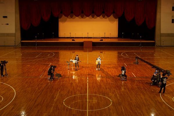 ゆず、再びの横浜文化体育館でオンラインツアー最終公演を開催　総視聴数80万越えでツアーを華々しく完走