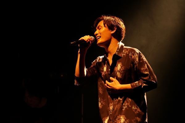 加藤和樹、全国23ヵ所61公演を巡った最新ツアーより東京公演のライブ映像を公開