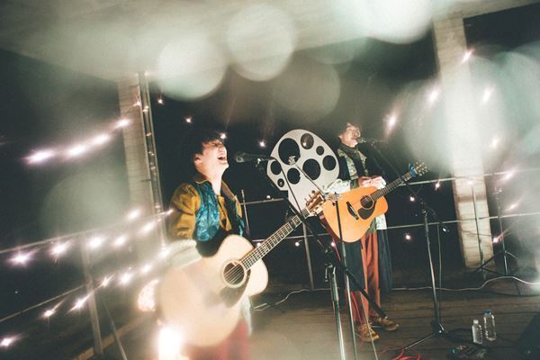 もう子供じゃない、でも大人でもない19歳のふたりだからできる演奏がここに！ さくらしめじ配信ライブレポート