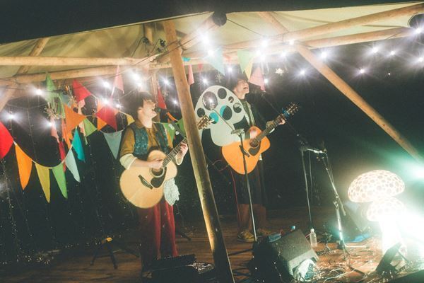 もう子供じゃない、でも大人でもない19歳のふたりだからできる演奏がここに！ さくらしめじ配信ライブレポート