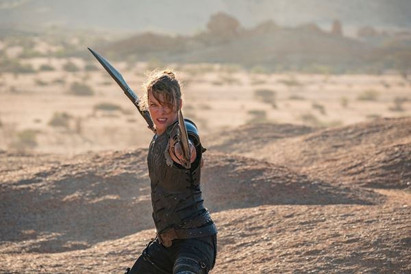 火竜“リオレウス”降臨＆おなじみのBBQシーンも　『モンスターハンター』本予告映像公開