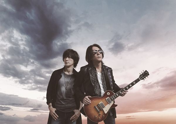 B’z、配信ライブDay3は1999年から2003年までの軌跡から　バックステージから届けられた遊び心満載のサプライズも