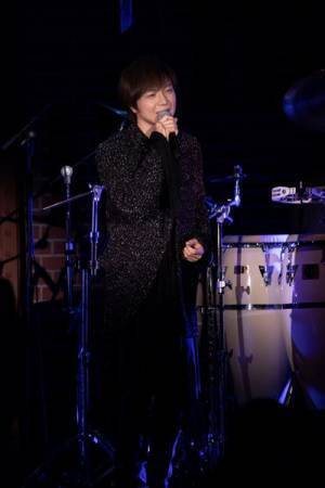 竹島 宏、3年ぶりに赤レンガ倉庫でライブ開催「信じた道をこれからも突き進んでいきます」
