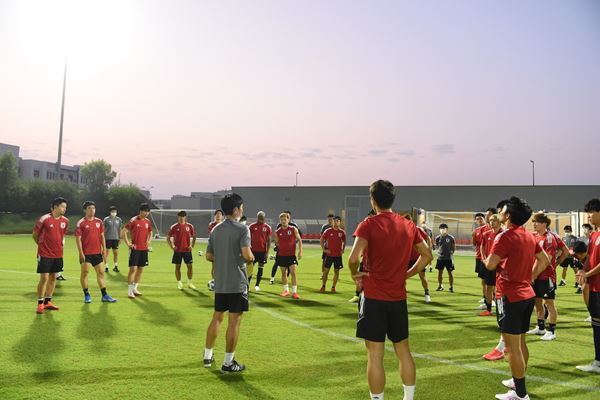 日本代表、もう負けられない中国戦！　黒星発進に監督、選手たちが口にした覚悟