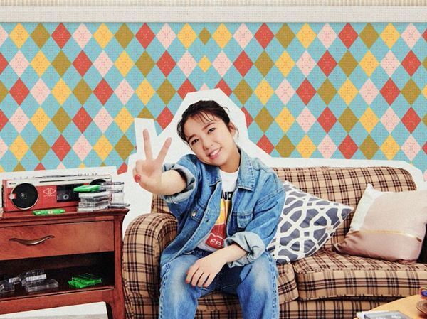 上白石萌音、デニムセットアップで80年代の若者になりきる『あの歌-2-』ダイジェスト映像公開