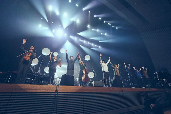 秦基博、“ひとつの終わりと、ひとつのはじまり”　「HATA MOTOHIRO CONCERT TOUR 2020 -コペルニクス-」配信ライブレポート