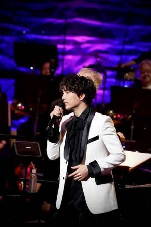 山崎育三郎、フルオーケストラツアー『SFIDA』初日公演で新曲「誰が為」リリース発表