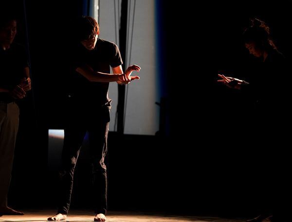 フランス×日本 現代サーカス交流プロジェクト 『フィアース5』開幕