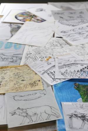 美術家・鴻池朋子の原点を探る展覧会『GALLERY MoMoの地下探索：鴻池朋子の「踊る手」』開催