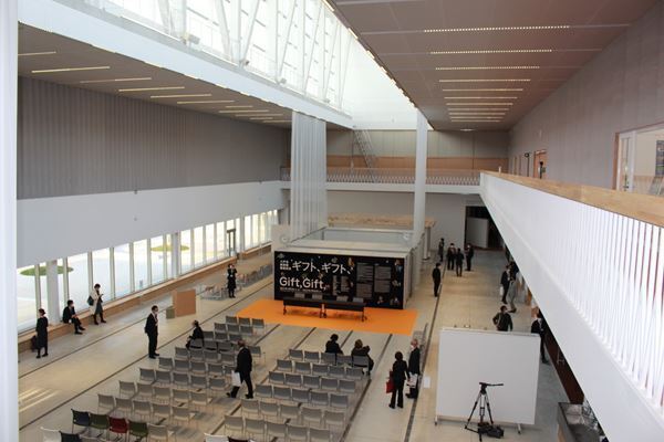 アートを通じて人と出会える。新しい八戸市美術館がオープン！