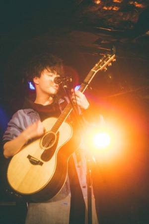 さくらしめじの田中雅功が、“18歳最後の日”に自身初となる ソロワンマンライブを開催！19歳への第一歩を力強く踏み出した。