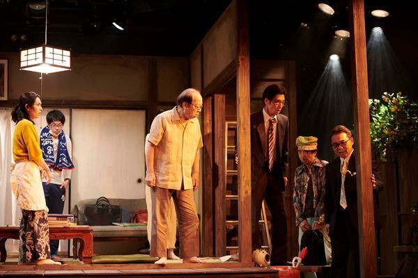 新宿シアタートップス オープニングシリーズ『手の平』開幕　ウォーキング・スタッフ和田憲明のコメント＆舞台写真到着