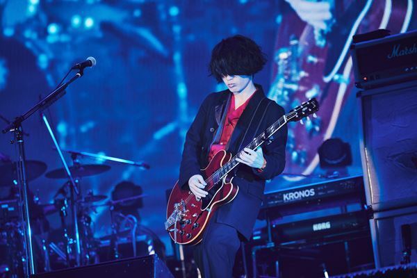[Alexandros]が新たな一歩を踏み出した「区切りの日」 10周年＆サトヤス勇退ライブ幕張メッセ2日目レポート