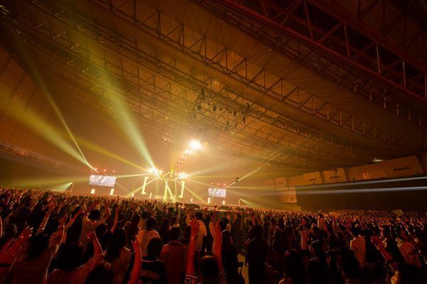 [Alexandros]が新たな一歩を踏み出した「区切りの日」 10周年＆サトヤス勇退ライブ幕張メッセ2日目レポート