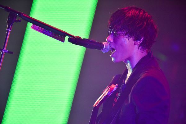 [Alexandros]が新たな一歩を踏み出した「区切りの日」 10周年＆サトヤス勇退ライブ幕張メッセ2日目レポート