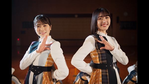 日向坂46、アイドルとしての"青春"をたどる佐々木美玲＆丹生明里センター曲「声の足跡」MV公開