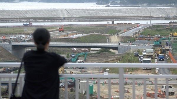 東日本大震災から10年目。当時臨時避難所となった水戸芸術館にて『3.11とアーティスト：10年目の想像』開催