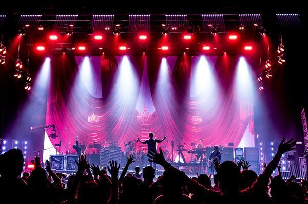 GLAY、2021年初の有観客ライブで見せつけたエンタテインメントの逆襲　4カ月連続配信ライブ第3弾レポート