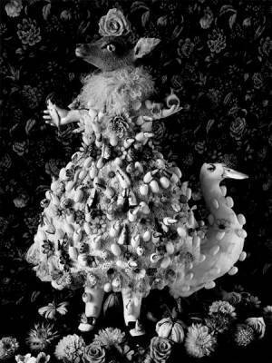 国内外で高い評価を得ている写真家・今道子が、日本の美術館では初となる個展を開催